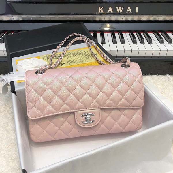 シャネルバッグレプリカ正面デザイン